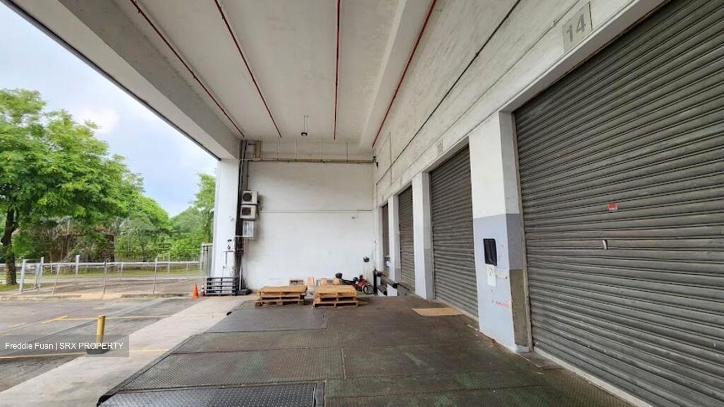 Logistech (D17), Warehouse #496048941